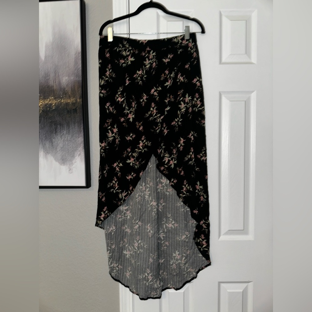 AE Floral Black and Blue Women's Skirt - Picture 6 of 7